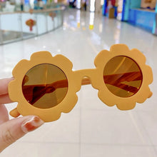 Load image into Gallery viewer, Retro Sunnies