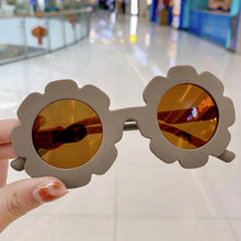 Load image into Gallery viewer, Retro Sunnies